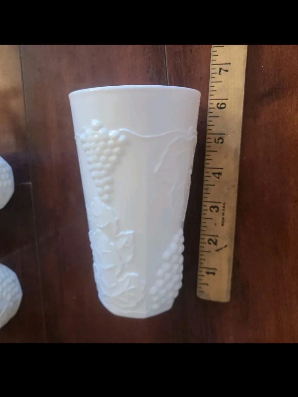 Indiana colony harvest grape milk glass, Vintage Set of 4